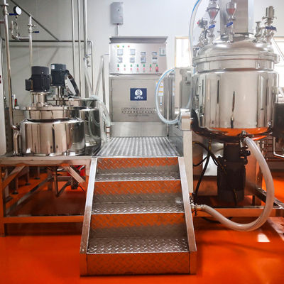 200L-8000L Capacité émulsifiant sous vide mélangeur machine à shampooing capillaire